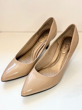Life Stride Beige Patent Pointed-Toe Pumps